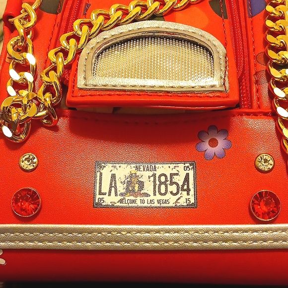 Beautiful Vintage Car Handbag 🚗 - Picture 8 of 10
